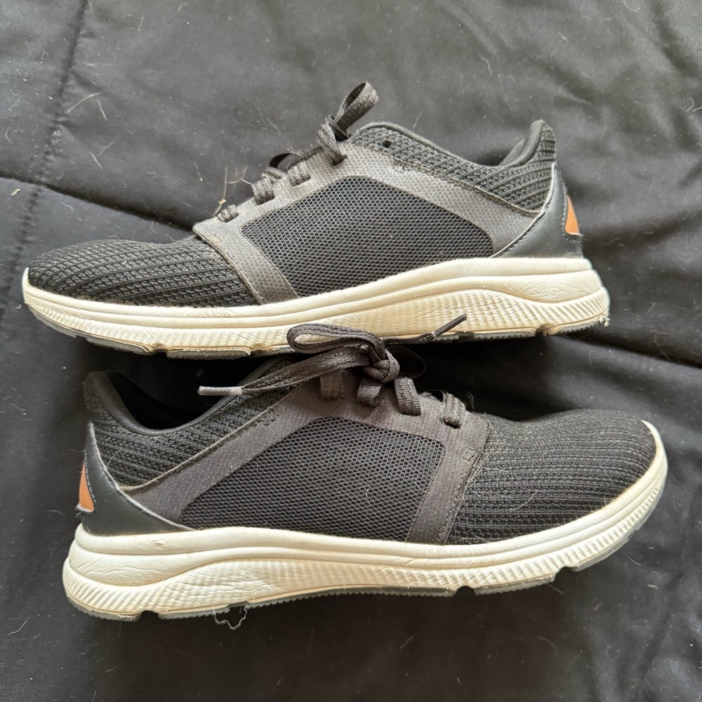 Avia Black and White Athletic Shoes